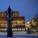 Vista exterior del Ayuntamiento de Oslo, el 9 de diciembre de 2021, sede de la ceremonia de entrega del Premio Nobel de la Paz en Oslo, Noruega. (AP Foto/Alexander Zemlianichenko, File)