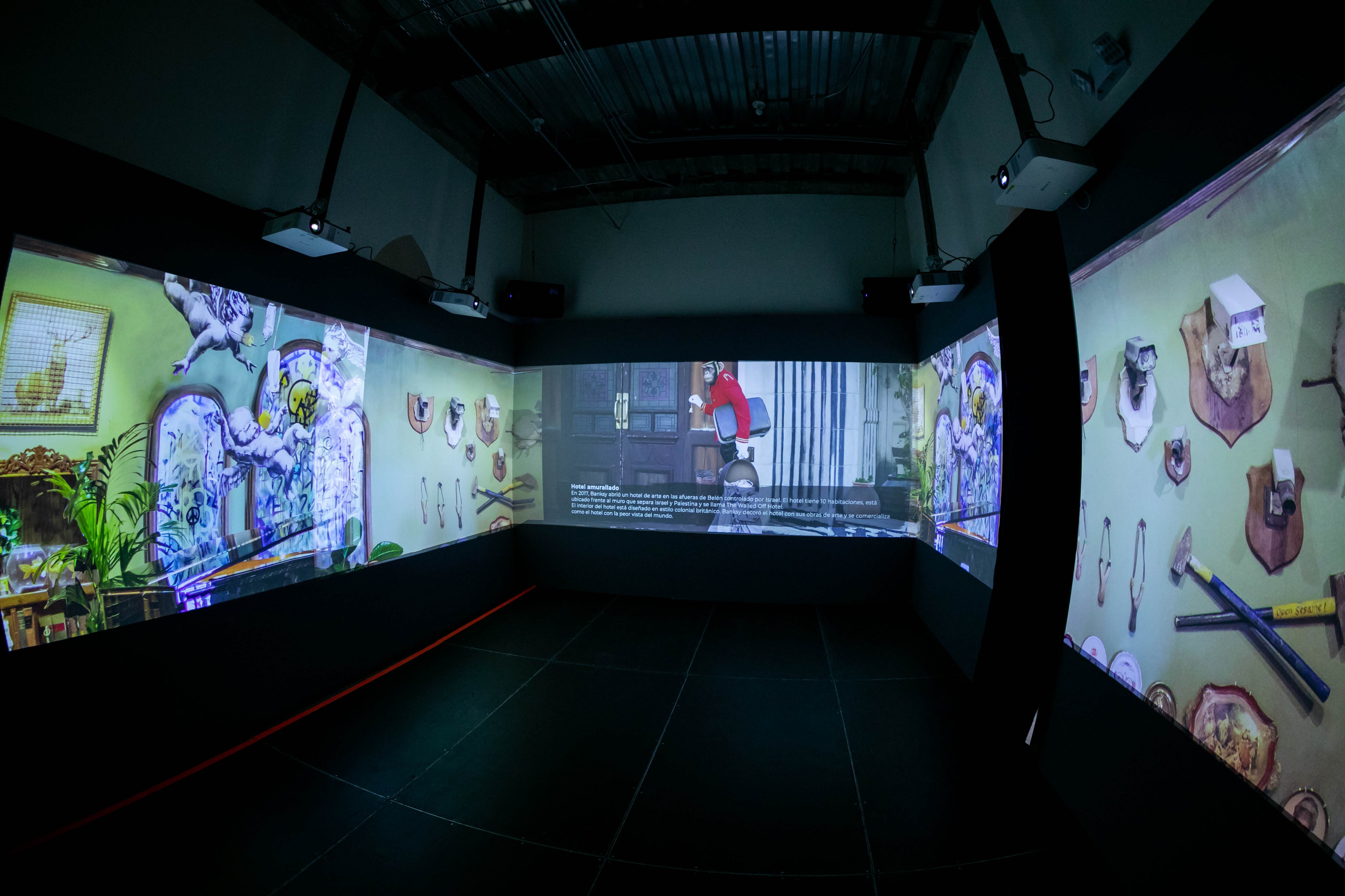 Para la colección que se presenta en Bogotá, el equipo organizador se puso en contacto con los coleccionistas privados que compran piezas de Banksy. Foto: David Micolta, suministrada a SEMANA por 'Banksy, ¿genio o vándalo?'.