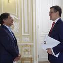 Presidente Gustavo Petro y el embajador de Venezuela en Colombia Félix Plasencia.