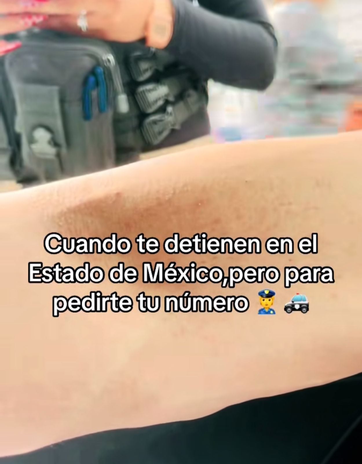 La mujer detuvo al fisiculturista por "guapo"