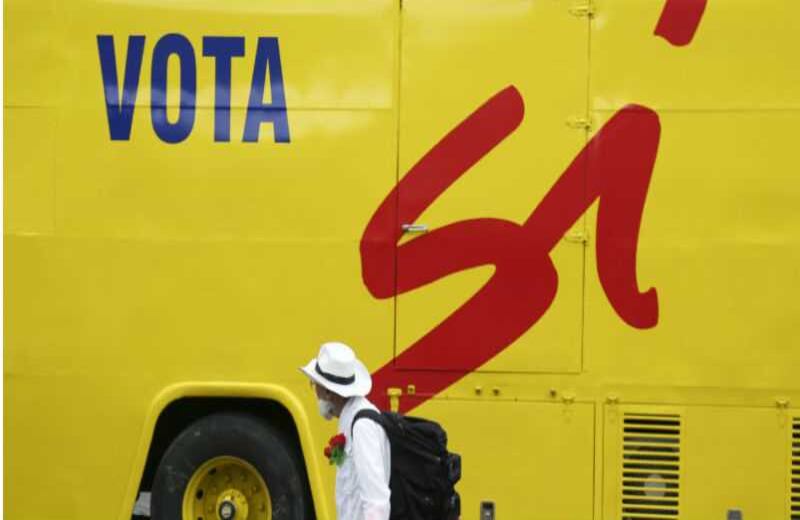 Miles de bogotanos unieron sus voces por el Sí a la paz. Esteban Vega /SEMANA