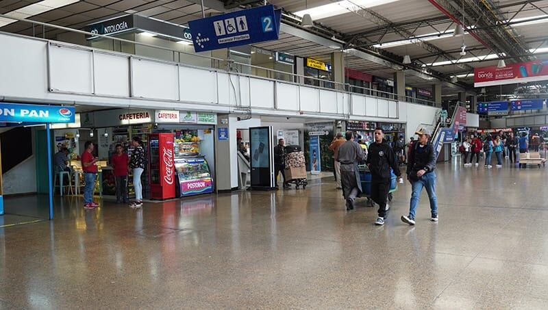 Una de las principales recomendaciones a los viajeros es tomar el bus desde las sedes de la Terminal de Transporte, ya que cuenta con las inspecciones que exige la Policía de Carreteras (revisión técnico-mecánica).