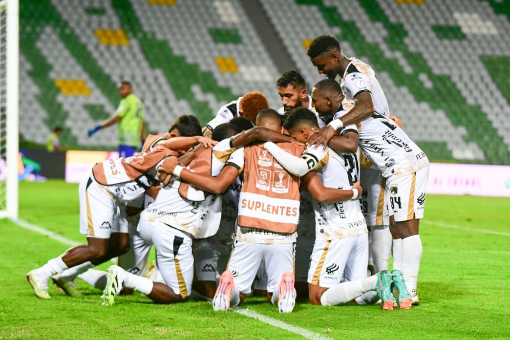 Llaneros celebra su triunfo sobre Pereira en el arranque de la Liga BetPlay.