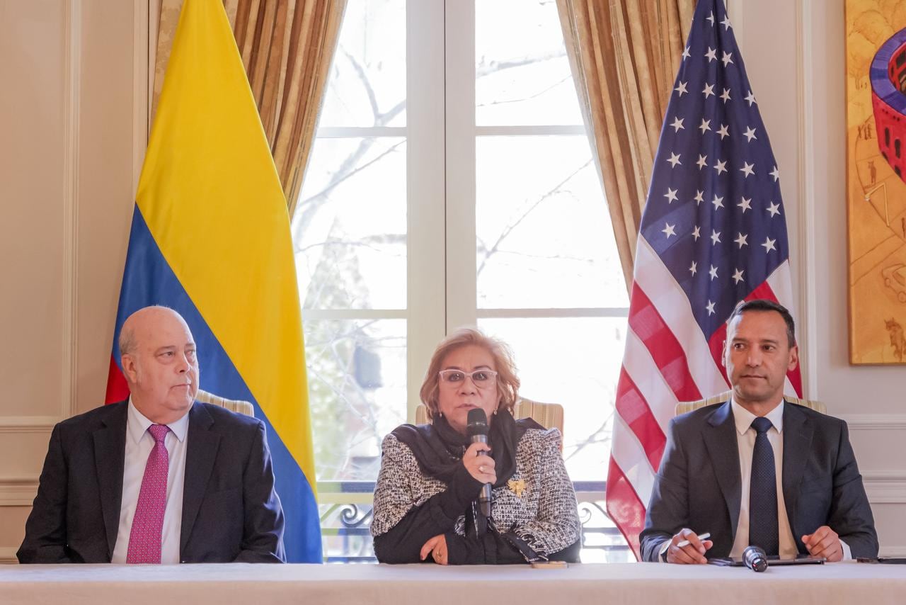 Daniel García-Peña, Rosa Villavicencio y Pedro Sánchez.