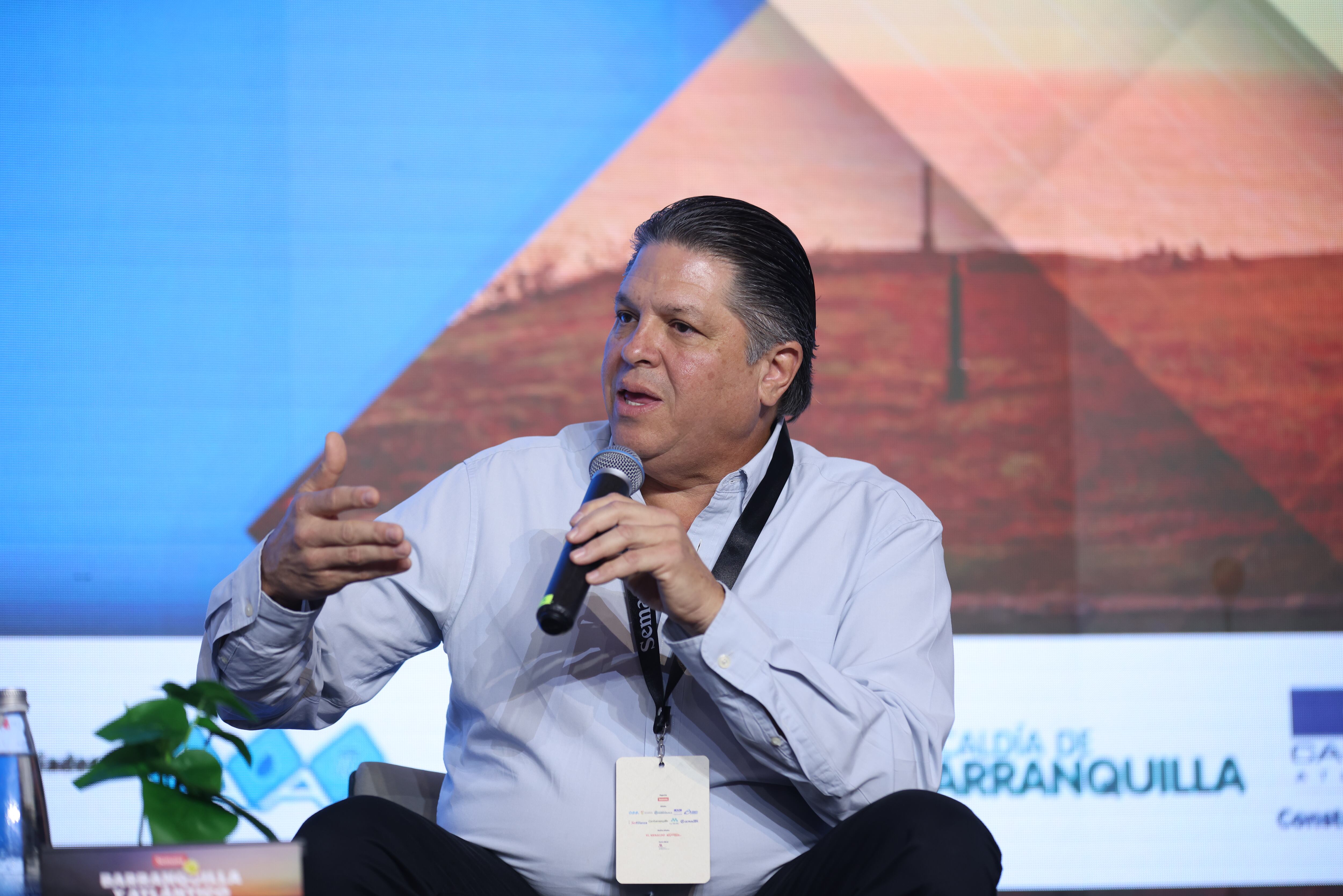 Semana por Colombia Barranquilla y Atlántico
Martes, 9 de septiembre de 2025  Barranquilla
CONVERSATORIO | Atlántico: hub de inversión y desarrollo empresarial
Manuel Fernández Ariza Presidente de la Cámara de Comercio de Barranquilla
Juan Cediel Gerente de Sostenibilidad de Ultracem
Efraín José Cepeda Tarud Presidente del Comité Intergremial del Atlántico
Gian Piero Celia Presidente del Banco Serfinanza
Modera: Carlos Enrique Rodríguez Subdirector general de SEMANA