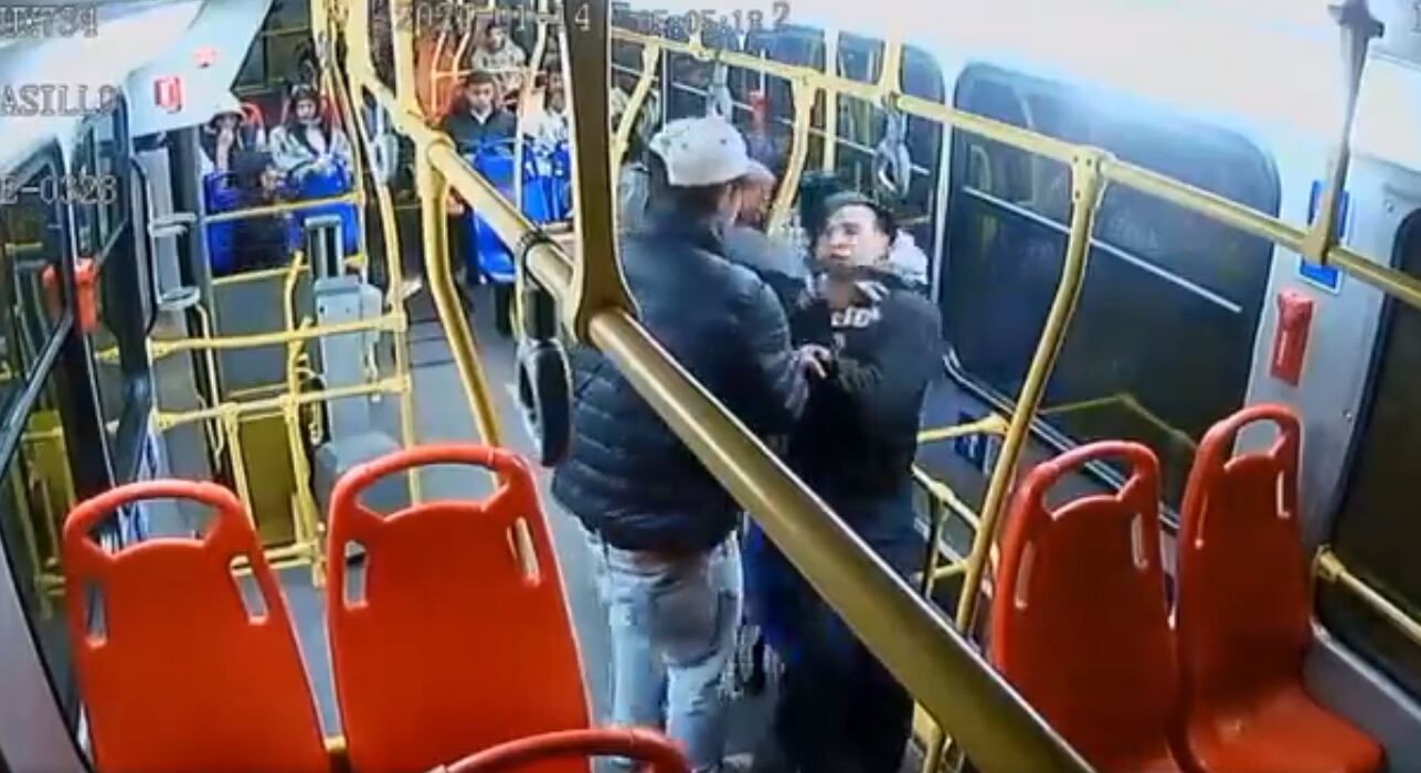 La víctima se opuso al robo y se enfrentó con los delincuentes.