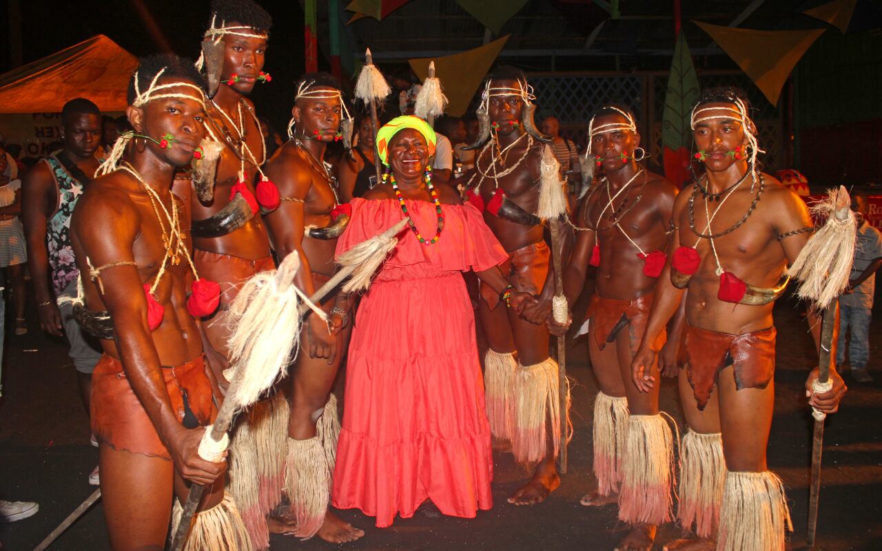 El reconocido Festival Folclórico Marimba y Playa recibe a cinco mil turistas cada año.