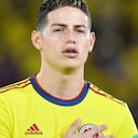 BARRANQUILLA, COLOMBIA - MARCH 24: James Rodriguez of Colombia sings the national anthem during a match between Colombia and Bolivia as part of FIFA World Cup Qatar 2022 Qualifier on March 24, 2022 in Barranquilla, Colombia. (Photo by Gabriel Aponte/Getty Images)