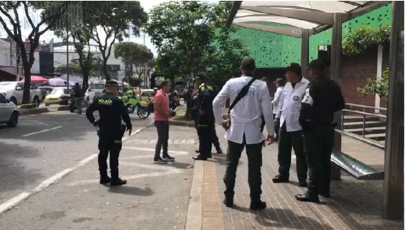 La pareja sentimental del agresor logró escapar del lugar.