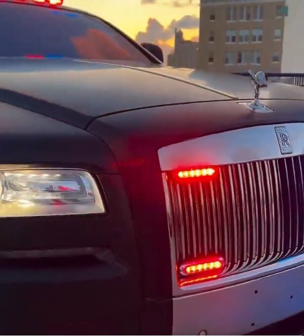 La policía de Miami Beach aclaró cómo fue que ese auto pasó a hacer parte de su flota de patrullas.