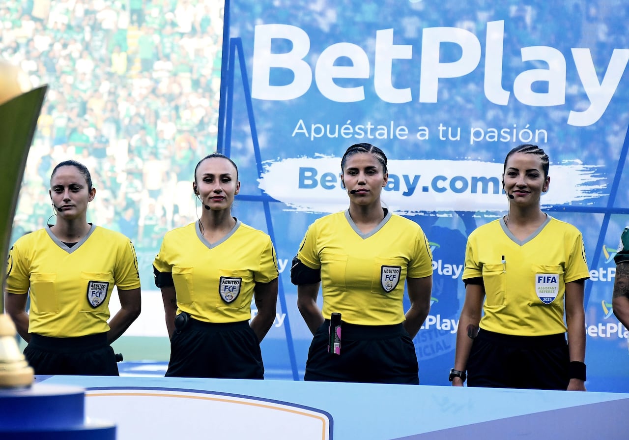 Fútbol: Deportivo Cali, campeón de la Liga Betplay Femenino del fútbol colombiano 2025, venciendo a Independiente Santa Fé en los tiros penalty: Foto José L Guzmán. EL País.