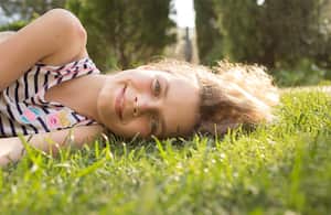 La producción de vitamina D se da cuando la piel se expone directamente al sol.