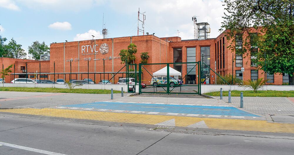 A través de RTVC se estarían haciendo varios contratos para logística del Gobierno.