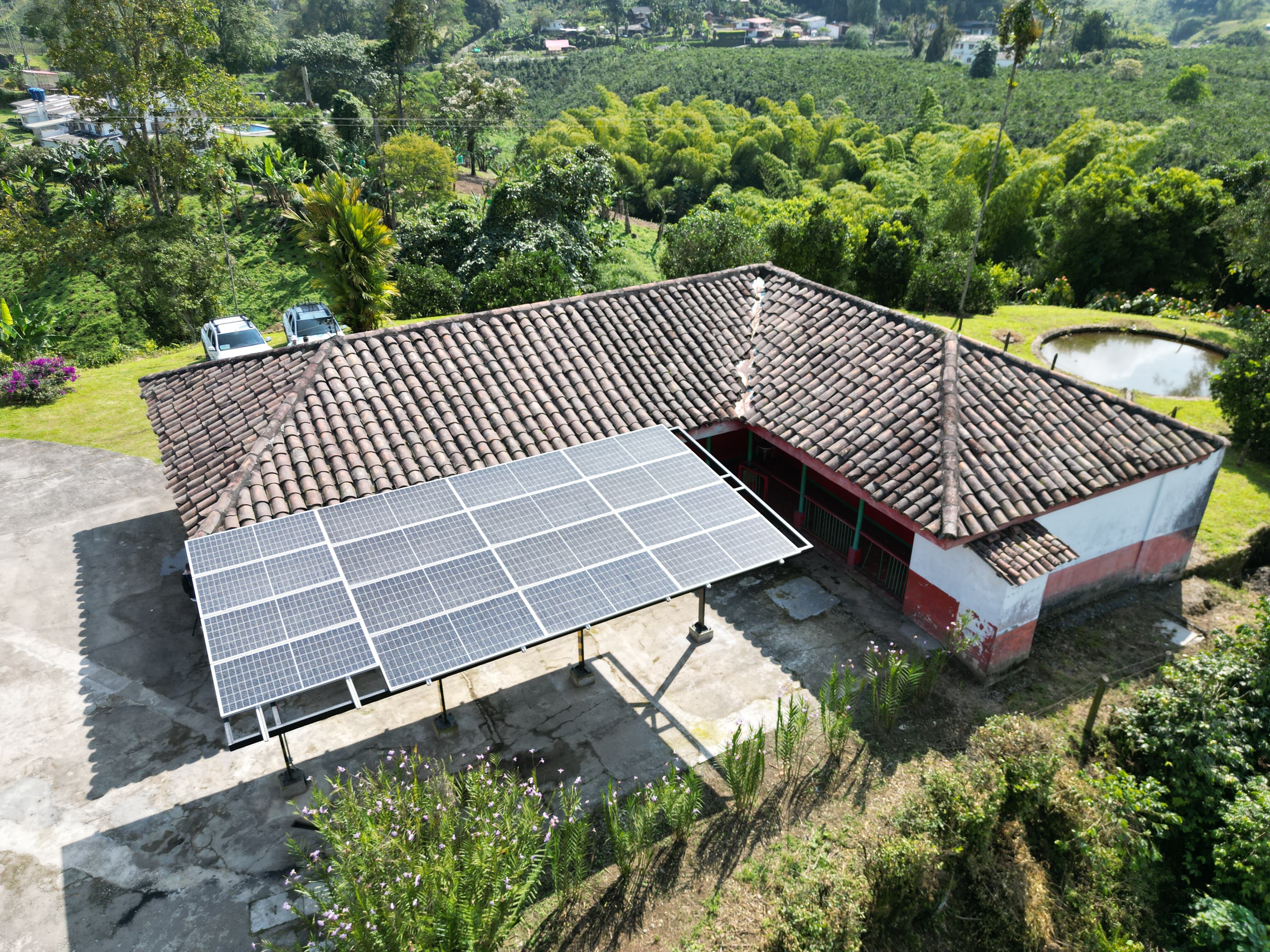La Junta Directiva de la compañía aprobó inversiones para construir dos pequeñas granjas solares, que suman cerca de 16 megavatios de capacidad.