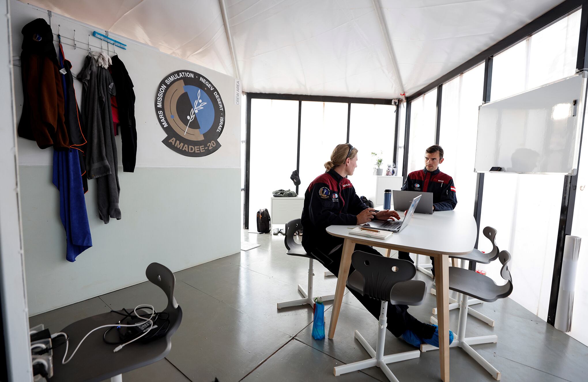 En un cráter rocoso israelí, los científicos simulan la vida en Marte