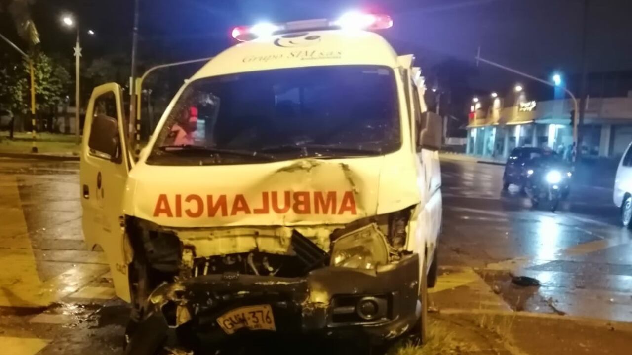 Las ambulancias se han visto involucradas en reiterados accidentes de tránsito en Cali.