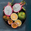 La pitahaya favorece el control de la glucosa en la sangre.