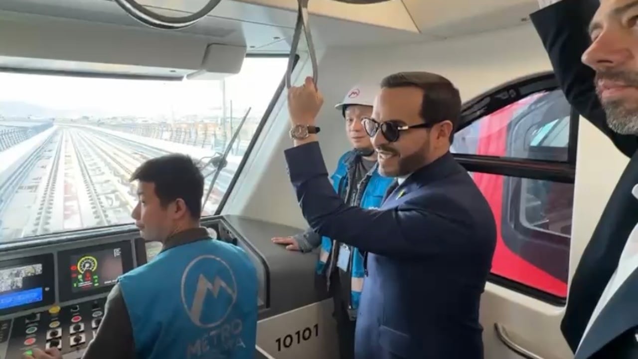 Presidente Abelardo De La Espriella se subió al metro de Bogotá y recorrió la obra.