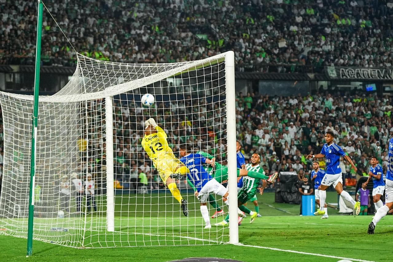 Imagen del partido de playoffs de la Copa Sudamericana 2026 entre Atlético Nacional y Millonarios.