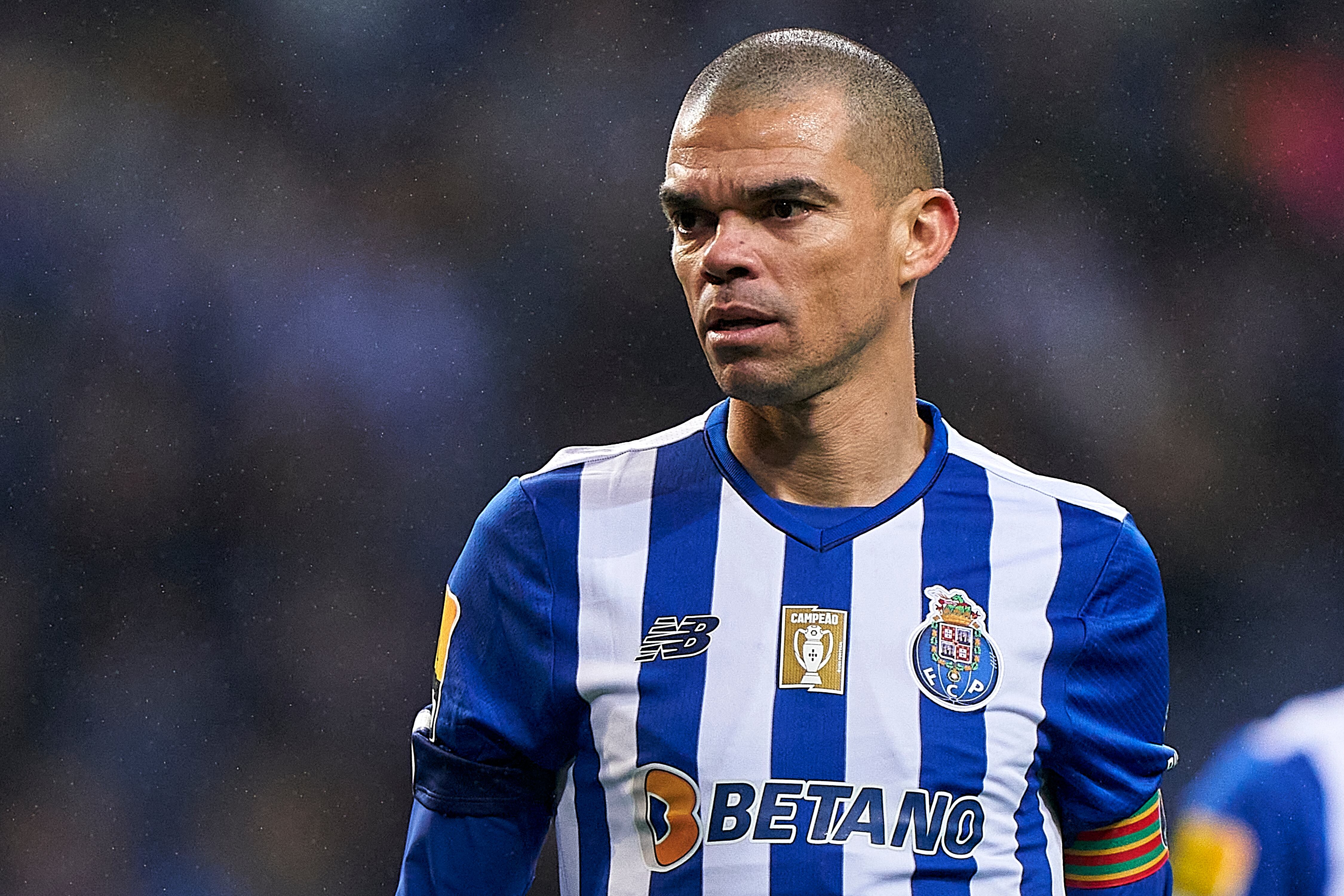 Pepe, experimentado jugador comandará al Porto en el juego con Inter.