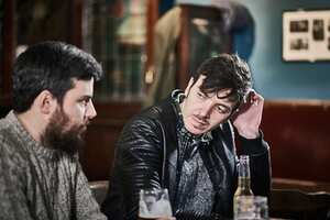 El respeto y la empatía son elementos clave en cualquier interacción social, y la inteligencia artificial subraya su relevancia al finalizar una conversación, promoviendo un ambiente donde ambas partes se sientan valoradas.