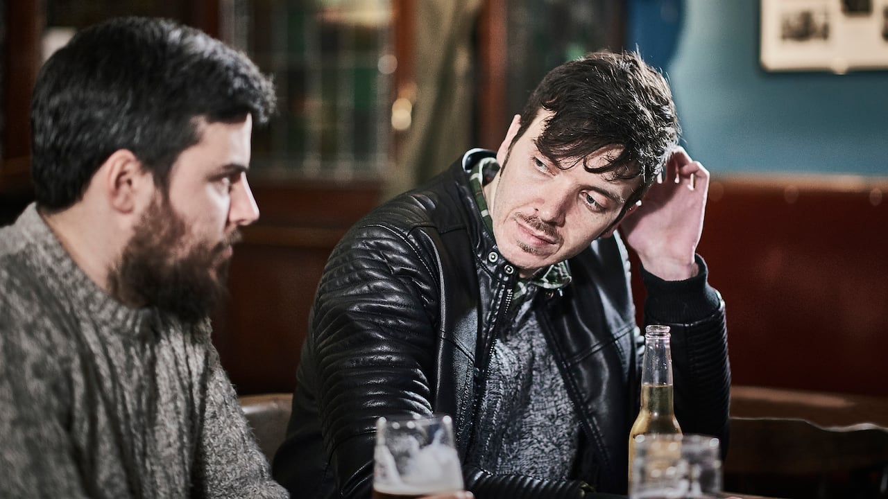 La inteligencia artificial no solo ofrece estrategias para cortar conversaciones, sino que también enfatiza la necesidad de hacerlo con sensibilidad, reconociendo el impacto emocional que esto puede tener en las personas involucradas.