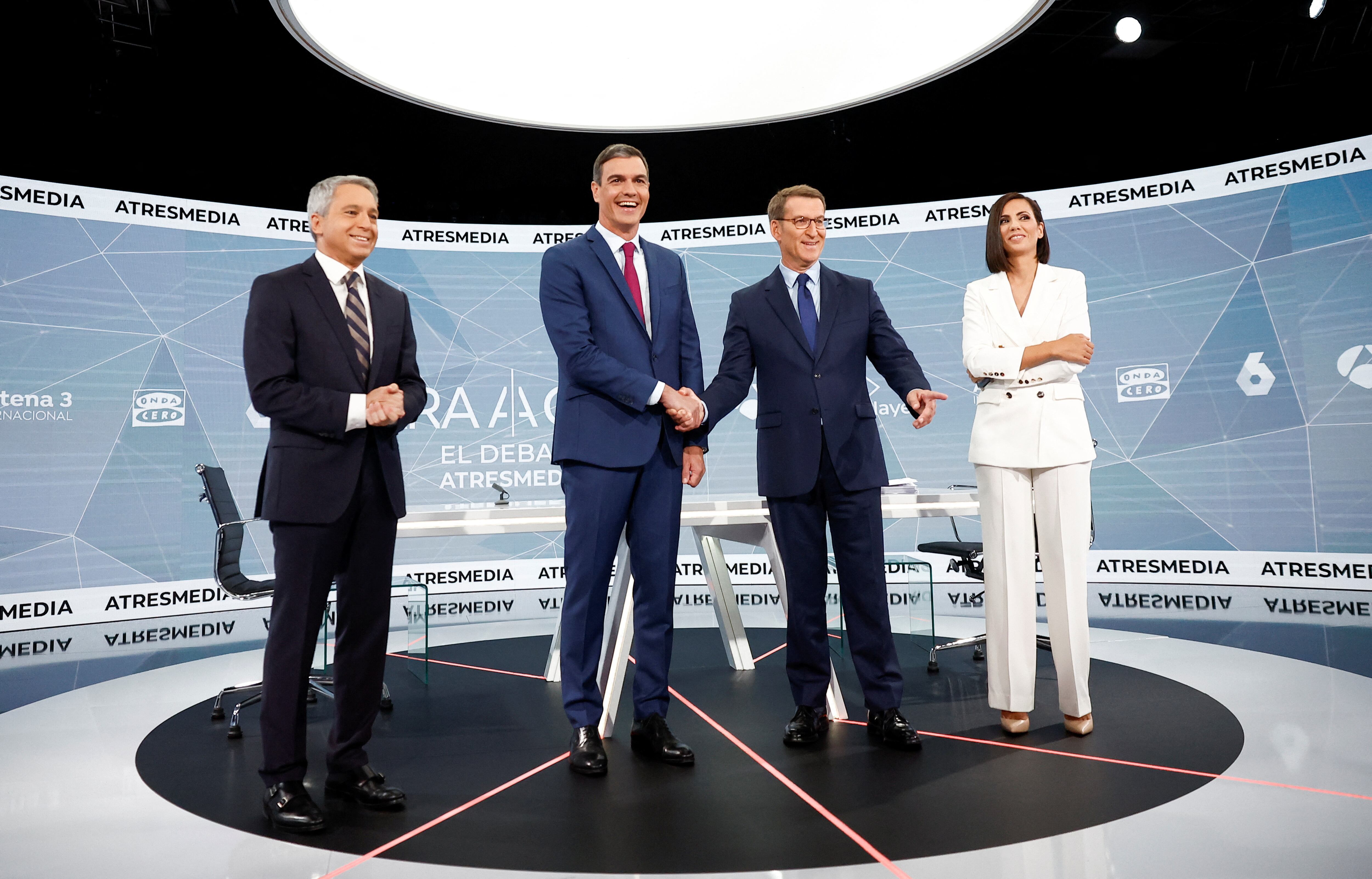 El debate inició a las 10:00 pm hora local