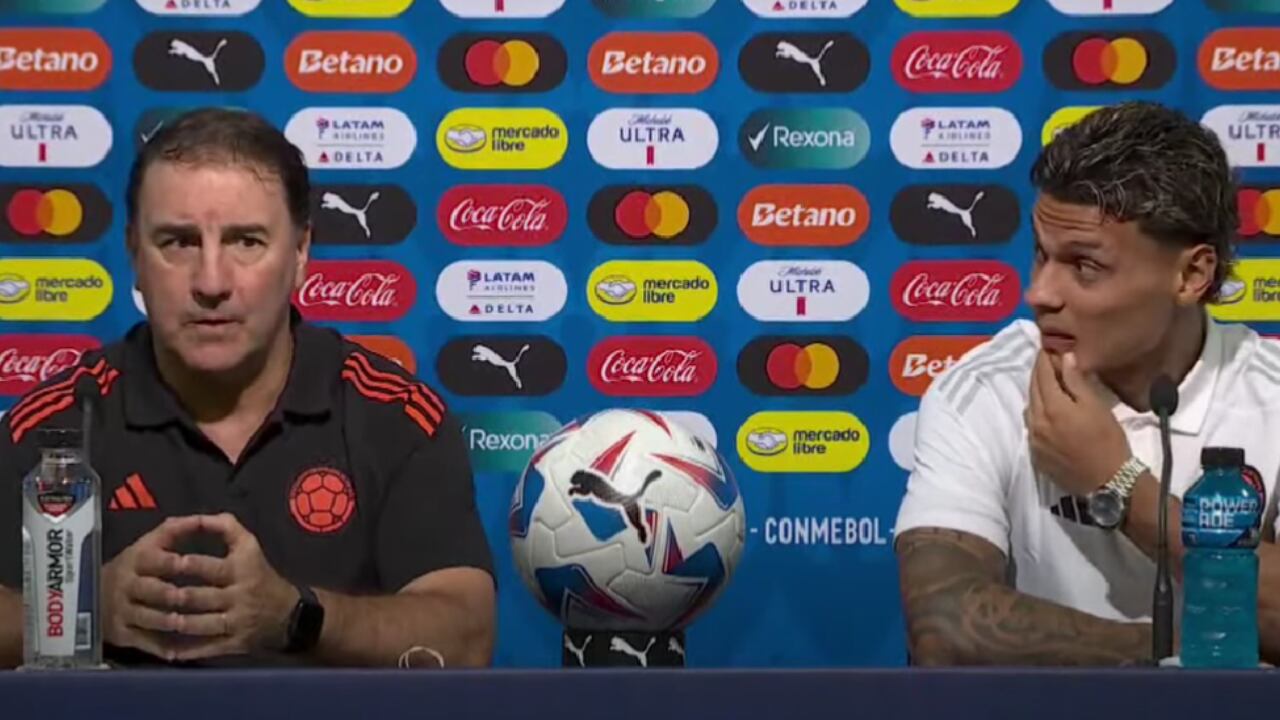 Néstor Lorenzo y Richard Ríos, en rueda de prensa de la Selección Colombia