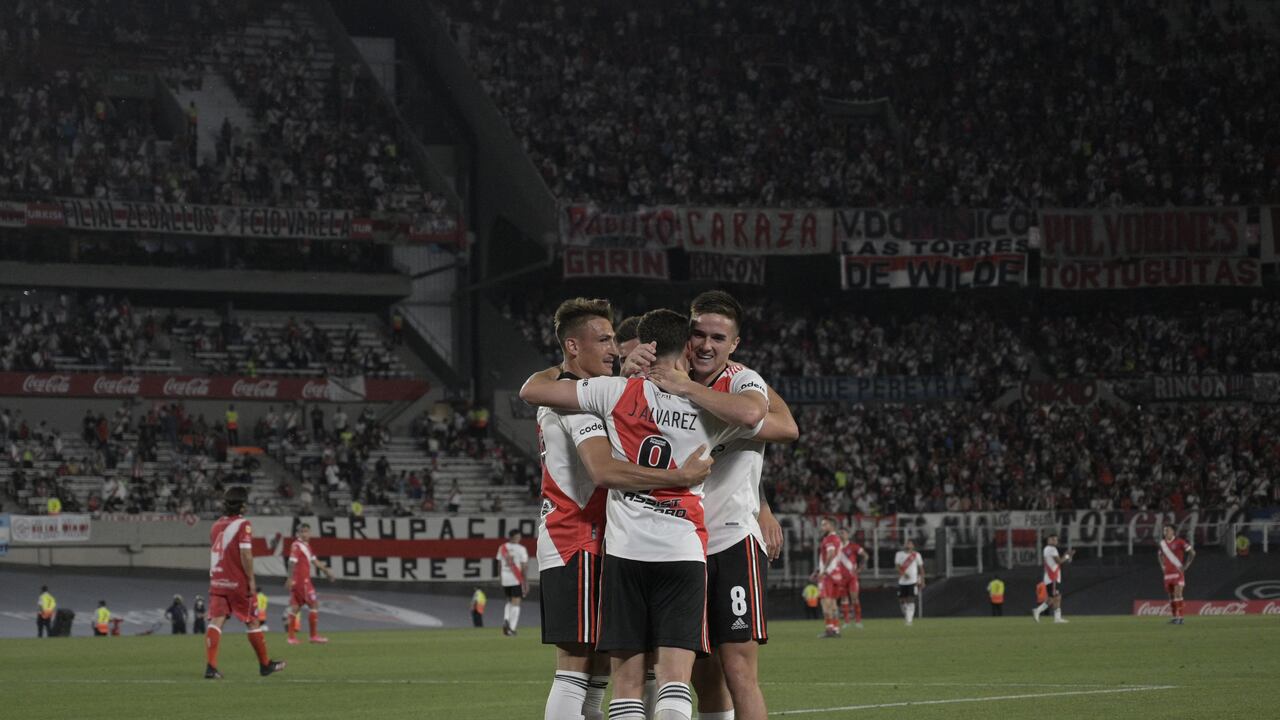 Julián Álvarez con altas posibilidades de irse al City.