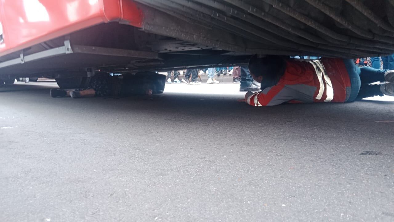 Al parecer, la mujer cruzó por un lugar que no estaba permitido para peatones.