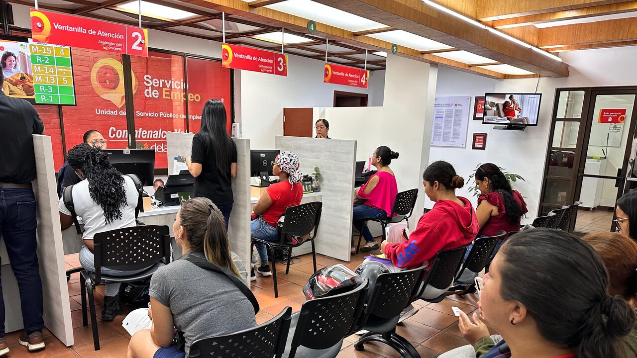 Comfenalco está desarrollando la jornada masiva de empleo para la temporada decembrina.