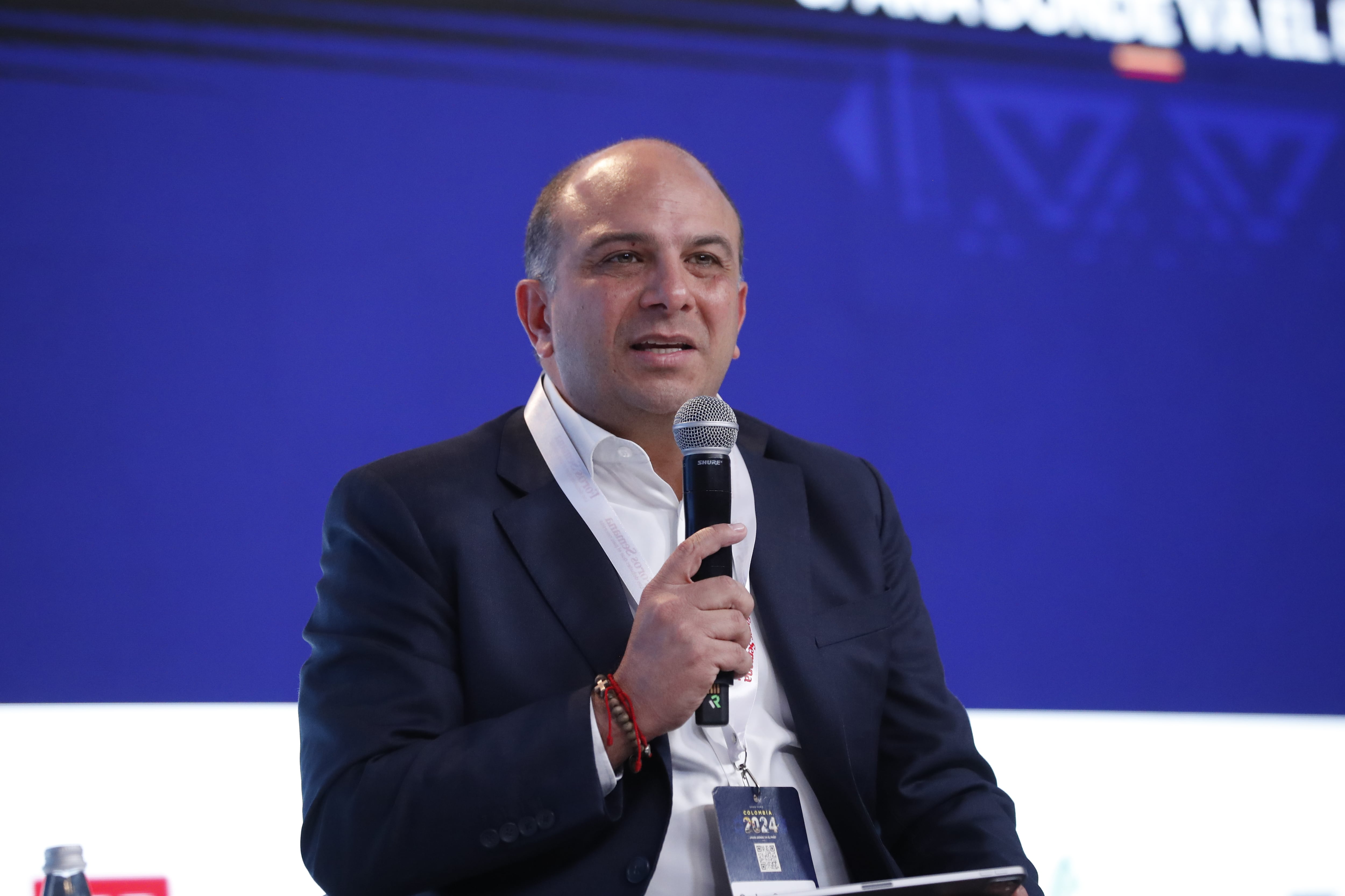 Carlos Camargo defensor del Pueblo