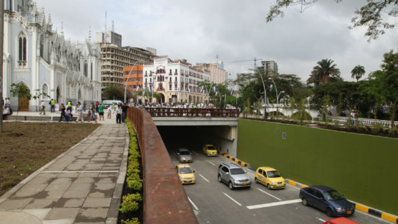 Inauguración del hundimiento de la Avenida Colombia, en Cali