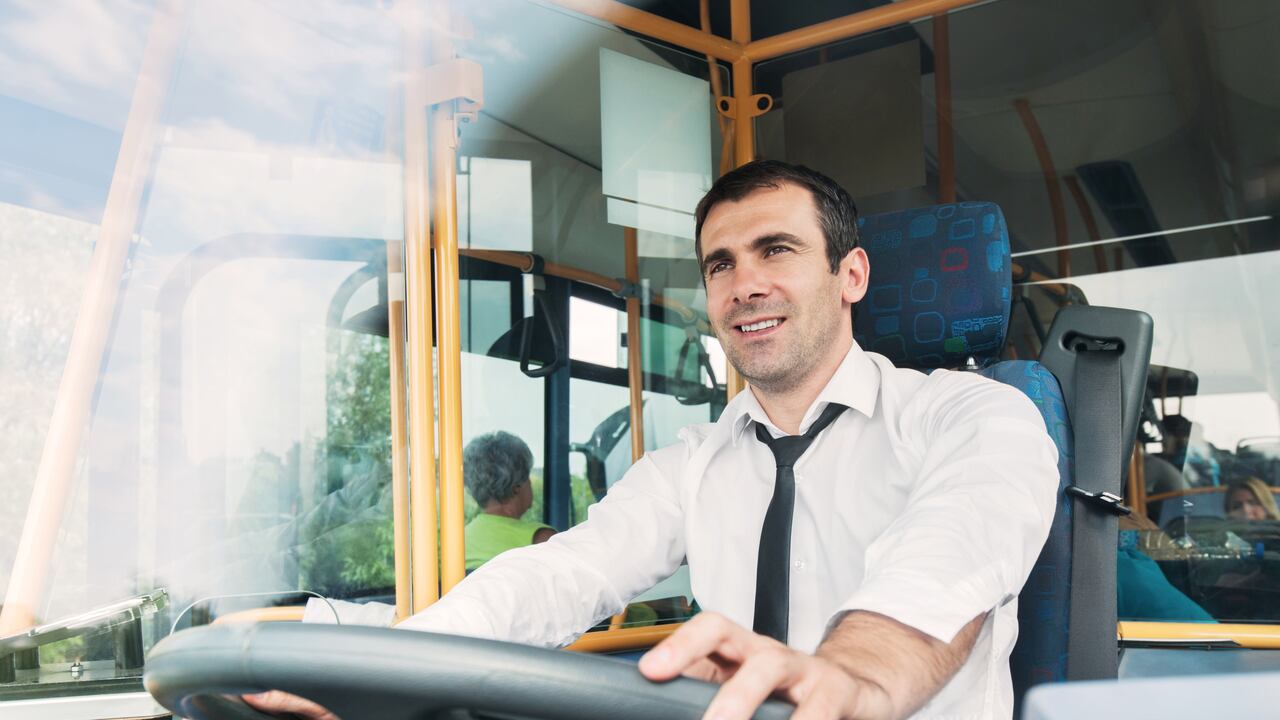 Los conductores de bus enfrentan grandes desafíos. Concentración, estrés y cansancio, son algunos de ellos