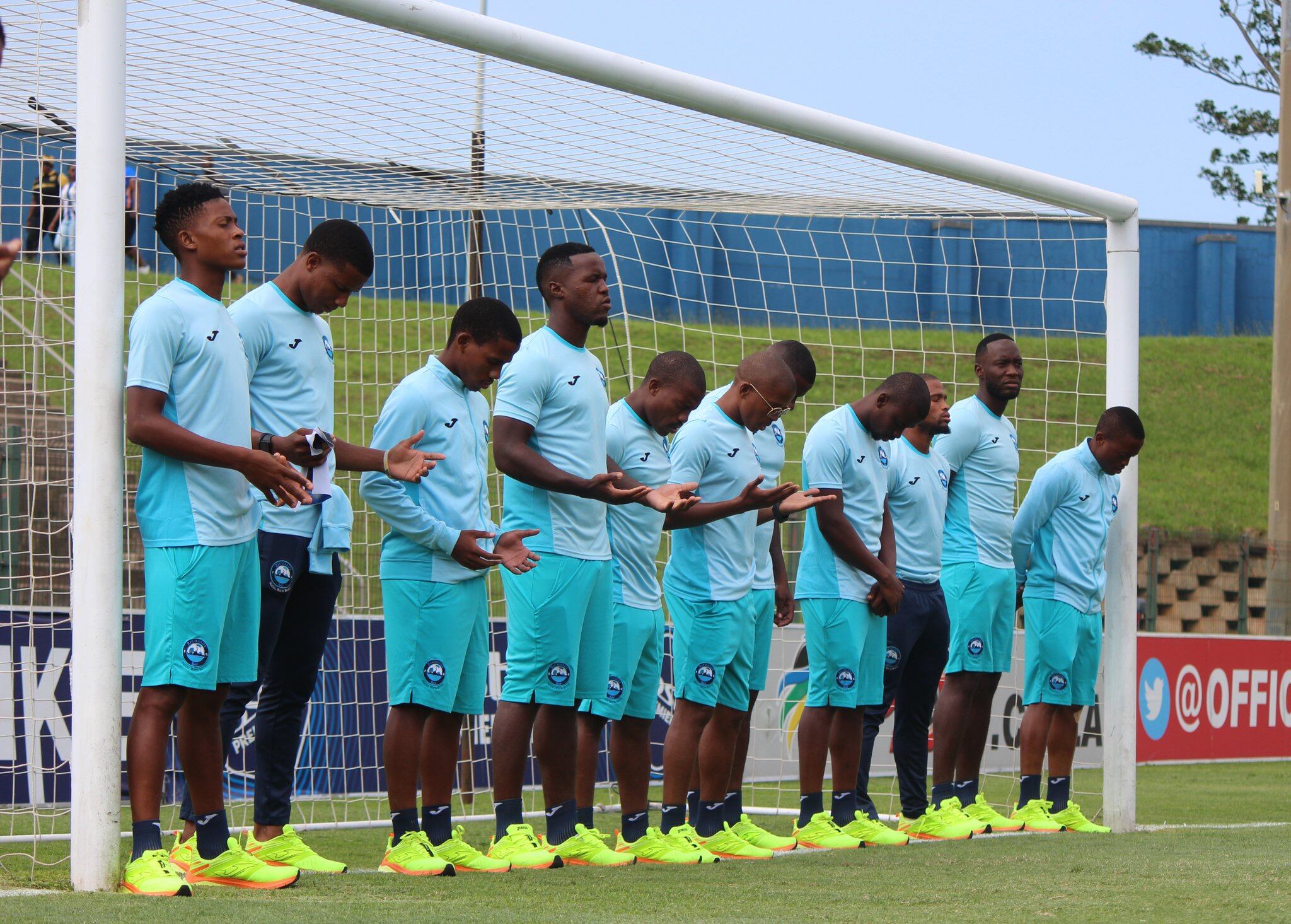 Siphamandla Mtolo, centrocampista del Richards Bay FC de la primera división sudafricana, falleció en medio de un entrenamiento.