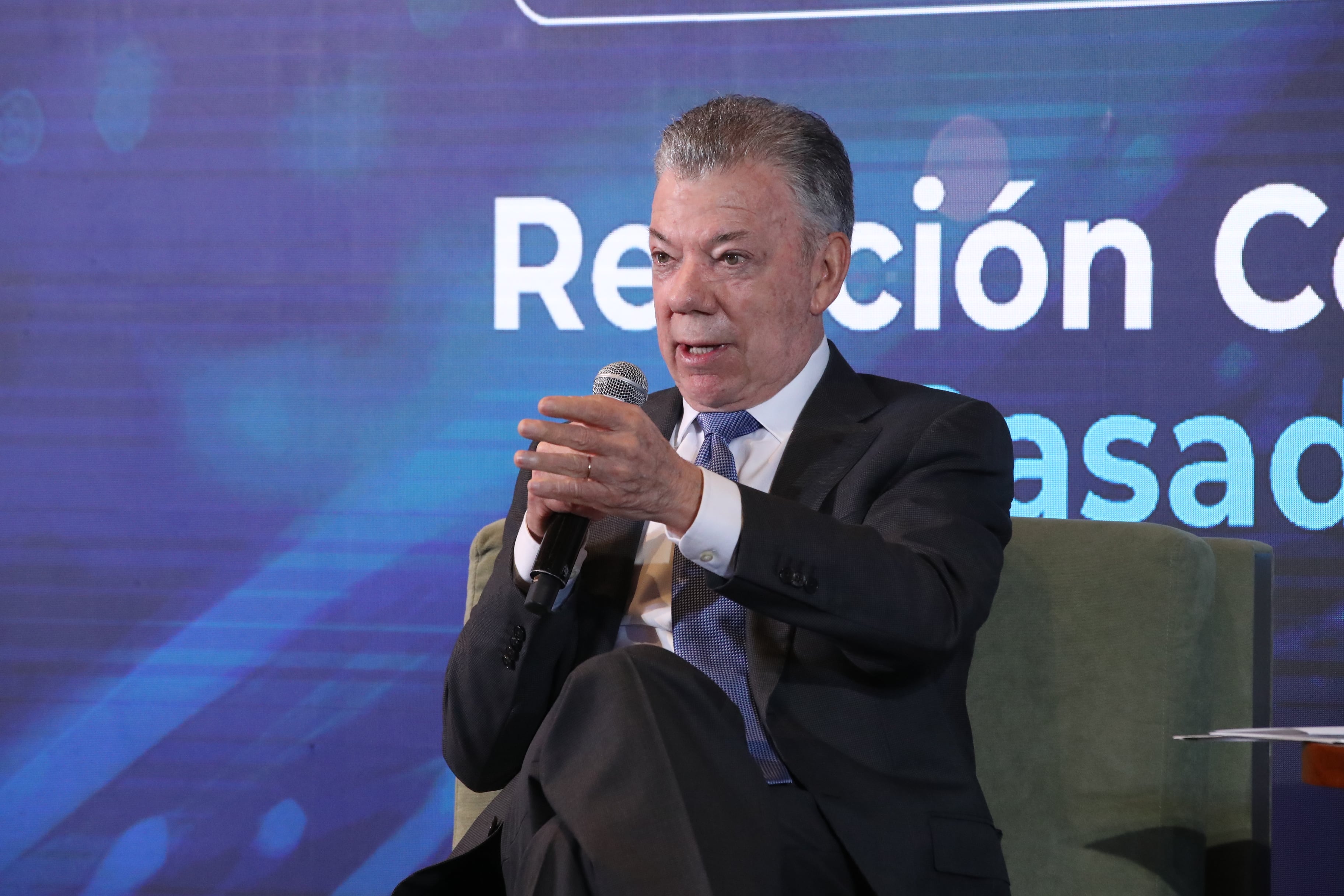 Conversatorio: Colombia y EE.UU.: Una relación en transformación, ¿hacia dónde vamos?

 

Participantes

Juan Manuel Santos, Expresidente de Colombia y Premio Nobel de Paz

Modera: Roberto Pombo, Director Editorial de Prisa Media en Colombia