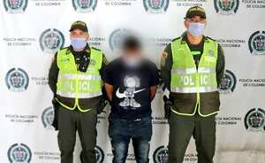 El hombre deberá responder por el delito de homicidio en accidente de tránsito y omisión de socorro.