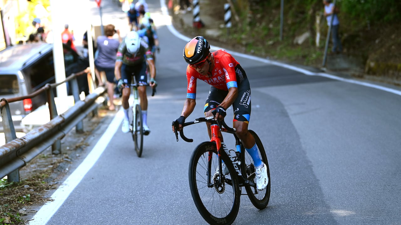 GENOA, ITALY - MAY 19: Santiago Buitrago Sanchez of Colombia and Team Bahrain Victorious competes in the chase group during the 105th Giro d'Italia 2022, Stage 12 a 204km stage from Parma to Genova / #Giro / #WorldTour / on May 19, 2022 in Genoa, Italy. (Photo by Tim de Waele/Getty Images)