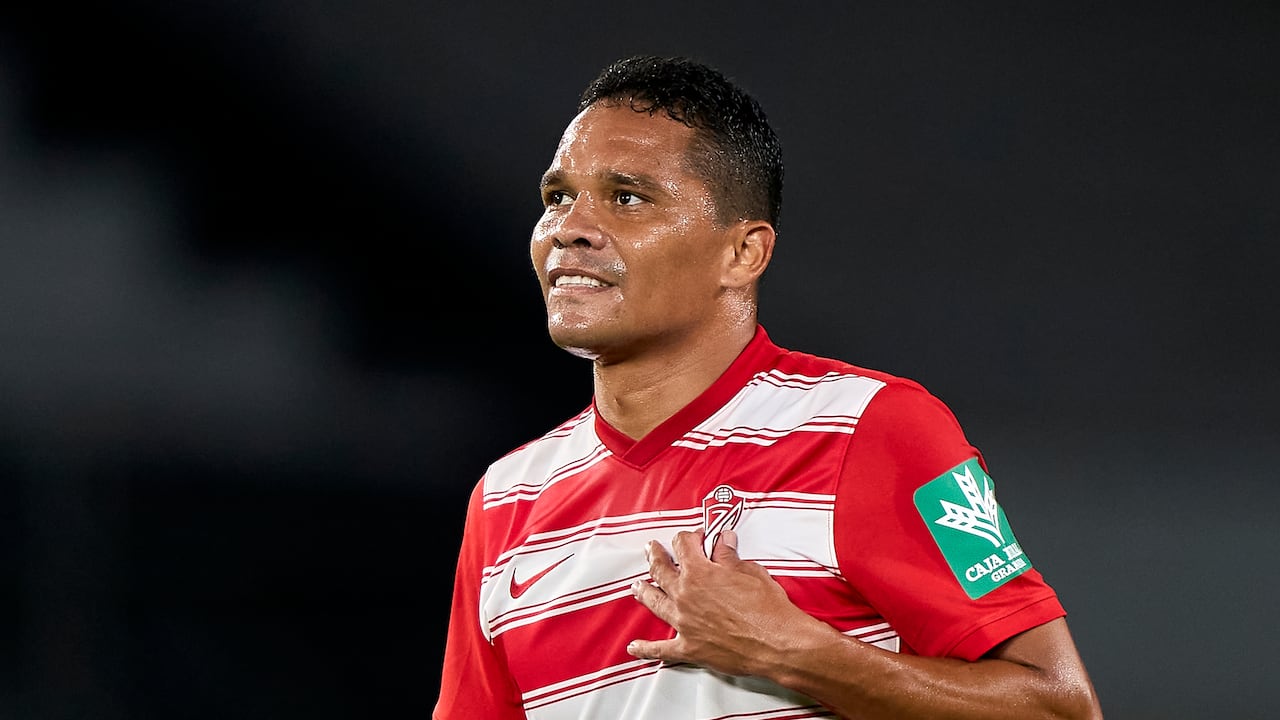 Carlos Bacca estaba libre tras terminar su contrato con el Granada.