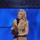Shakira recibiendo un Grammy en 2011. (Photo by Kevin Winter/Getty Images for Latin Recording Academy)