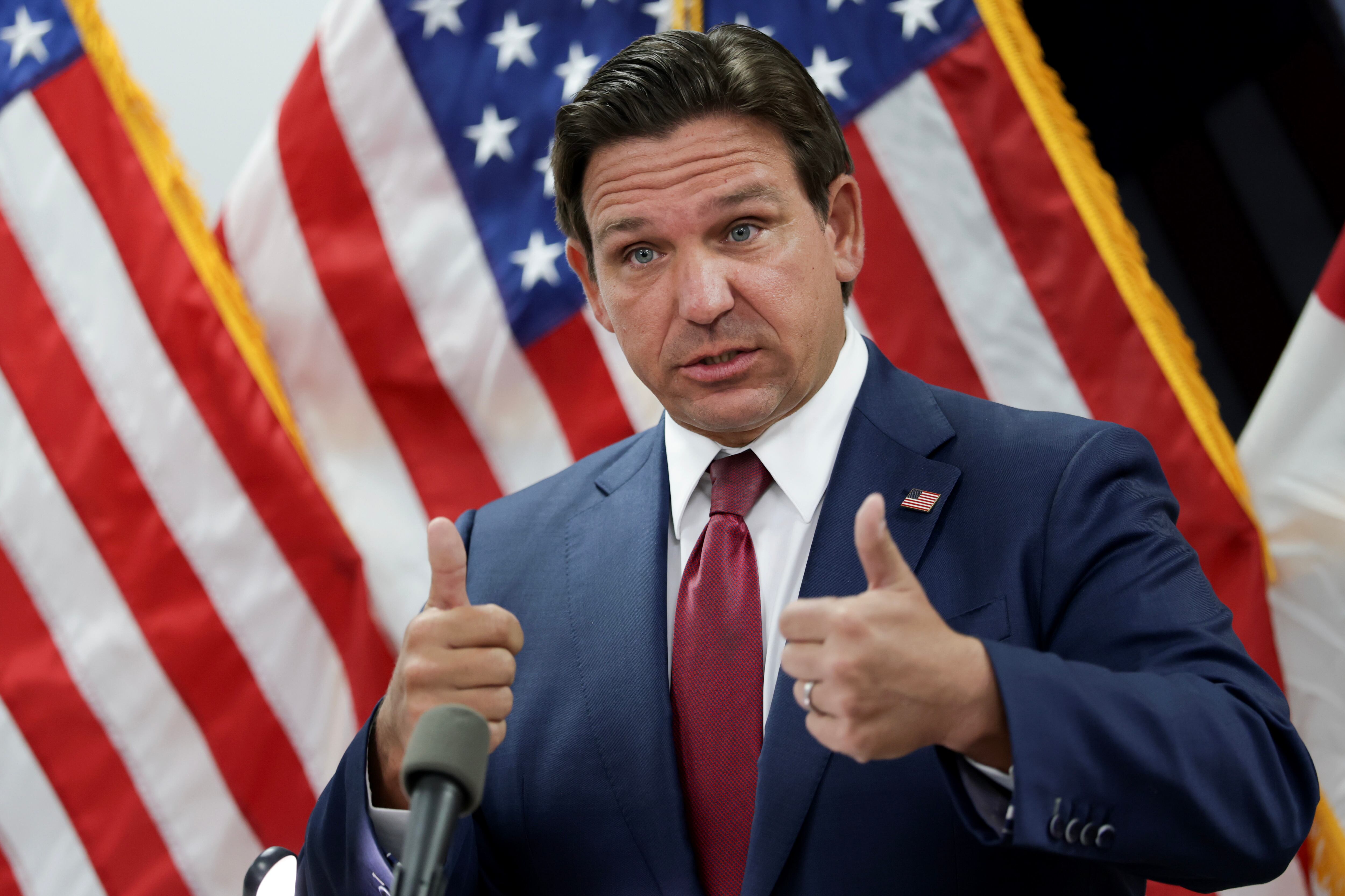 El gobernador de Florida, Ron DeSantis, respaldó públicamente la medida