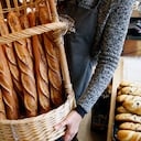 Más allá de un pan, la baguette francesa representa una artesanía para ese país, destacando tanto por su proceso de elaboración como por el delicioso y crujiente resultado.