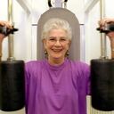 El fortalecimiento muscular es clave en la edad avanzada.