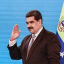 CARACAS, VENEZUELA - 17 DE FEBRERO: El presidente de Venezuela Nicolás Maduro sale de una conferencia de prensa en el Palacio de Miraflores el 17 de febrero de 2021 en Caracas, Venezuela. Nicolás Maduro, presidente de Venezuela, anunció que el país comenzará a vacunar a los trabajadores de la salud a partir del jueves con la vacuna Covid-19 Sputnik V. (Foto de Carolina Cabral / Getty Images)