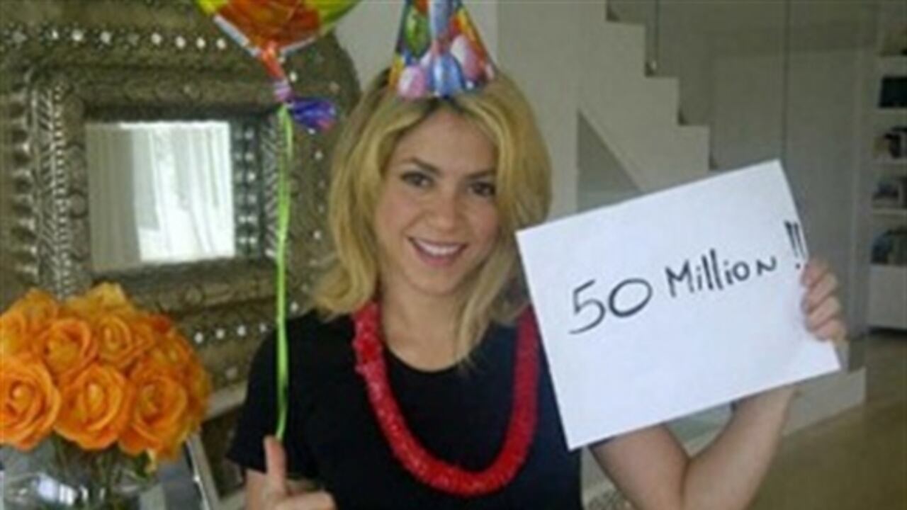 "Wow 50 millones en Facebook. Esto es increíble. Muchas gracias por su cariño! Un beso", escribió.
