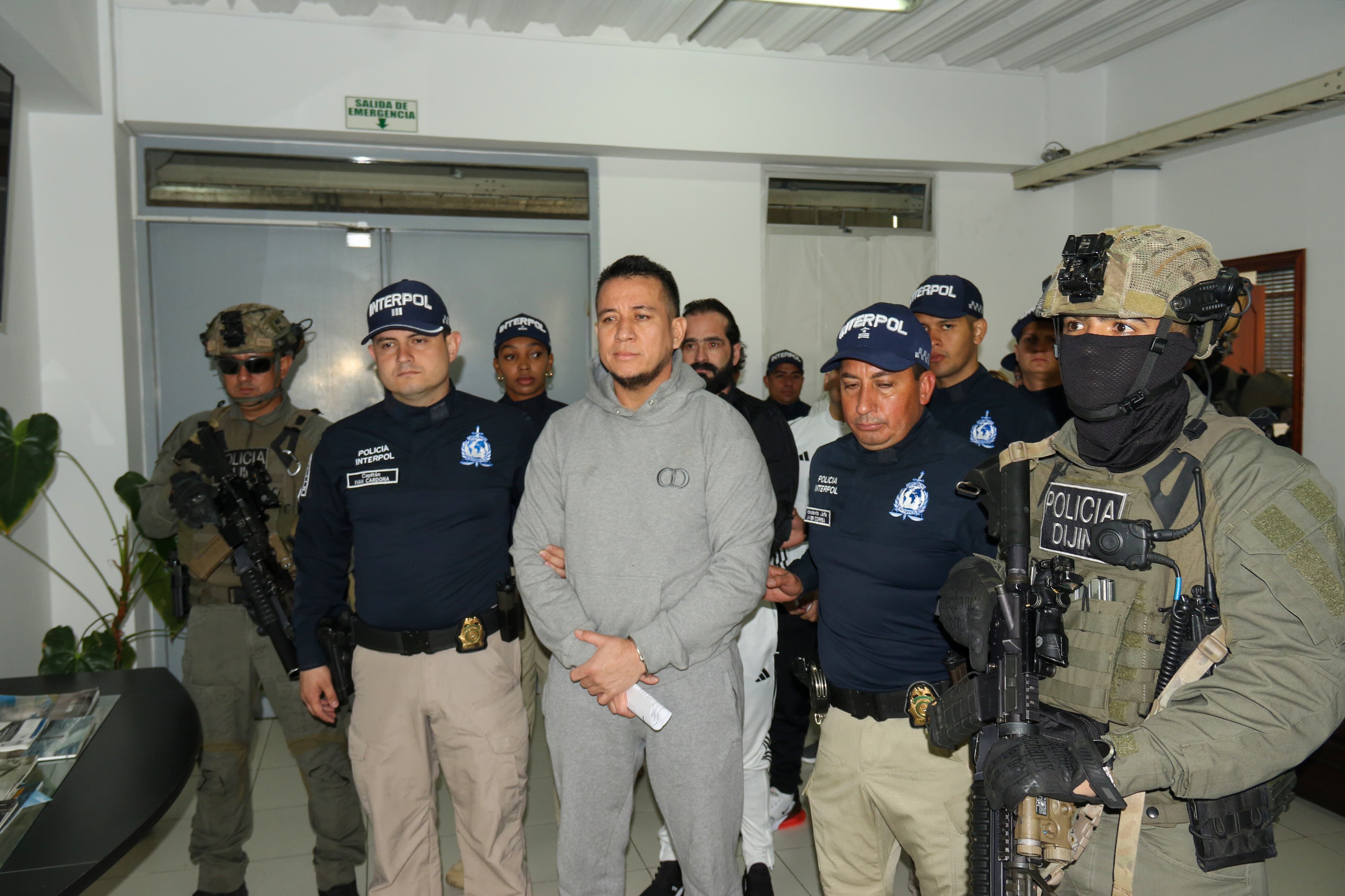 Interpol entregó a autoridades norteamericanas a alias el Gato Farfán, considerado el Pablo Escobar de Ecuador. Estaba detenido en Colombia.