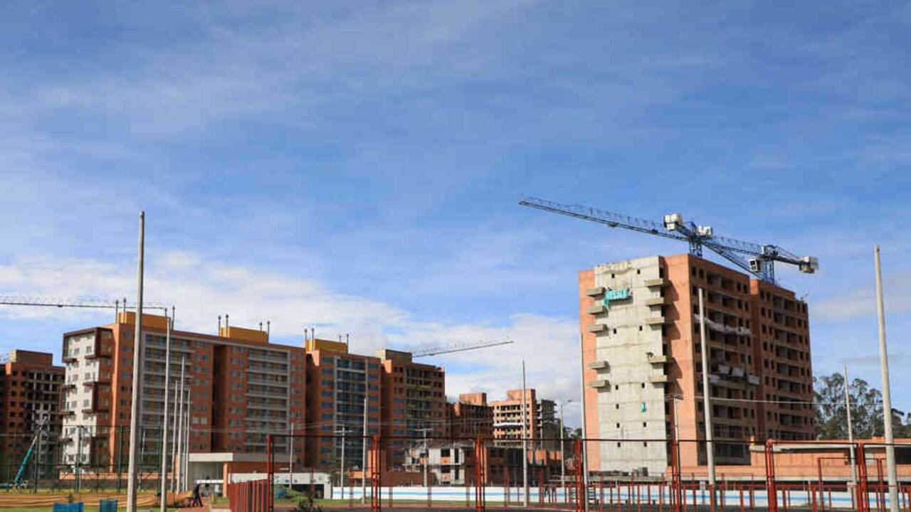 Por cada peso que aumenta la demanda del sector de la construcción se generan 2,21 pesos en el total de la economía.