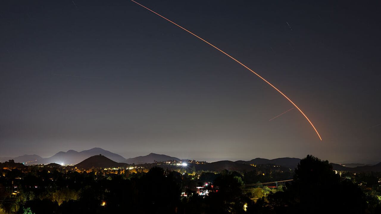 Un profesor universitario especializado en astronomía avaló el nuevo rumbo que tomó la compañía espacial privada.