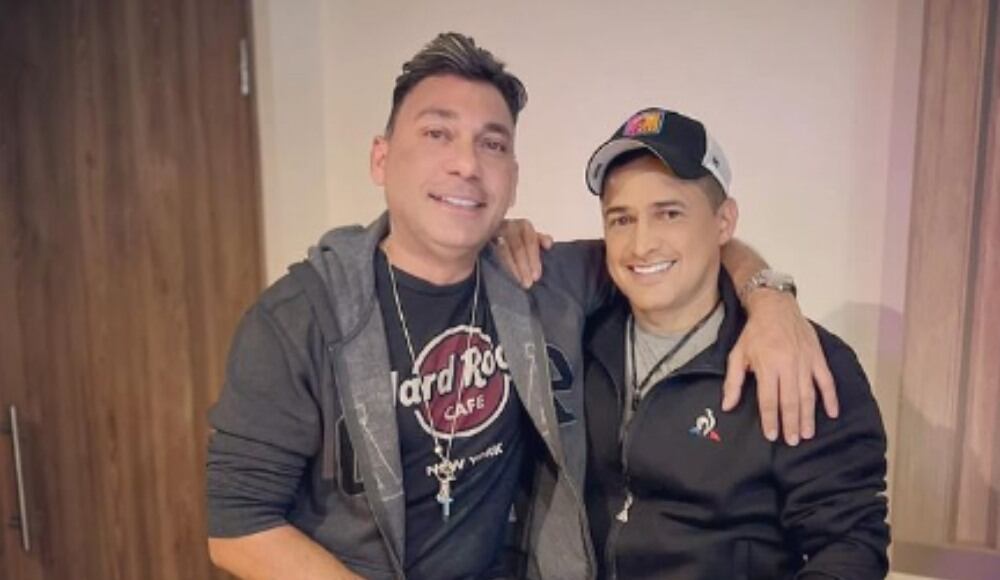 El cantante fue operado por una hernia hiatal.