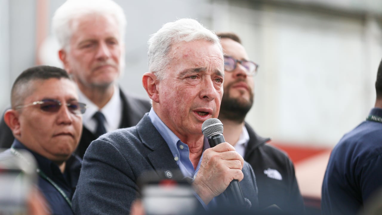 El discurso completo de Álvaro Uribe en el lugar donde atentaron contra Miguel Uribe Turbay: “Que simbolice una llama eterna”